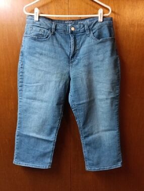 Lee Riders Midrise Capri in Stonewash Denim